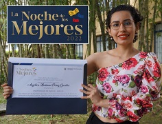 Angélica Mariana Flórez, destacada por haber obtenido uno de los mejores resultados Saber Pro del país en su programa, cuenta algo de su historia.