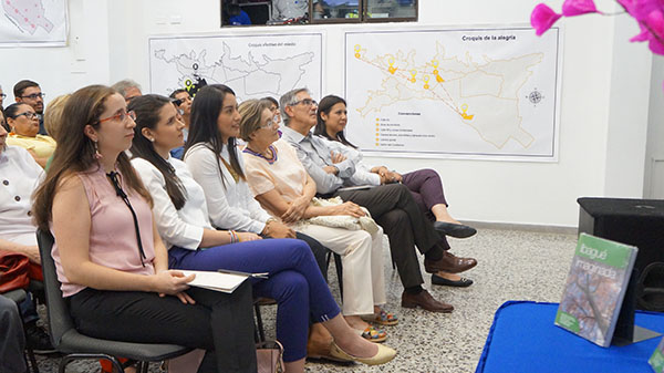 Como una inspiradora carta de navegación de la capital del Tolima para descubrir, enamorar y construir fue presentado Ibagué imaginada, trabajo de cinco investigadores de la Universidad de Ibagué.